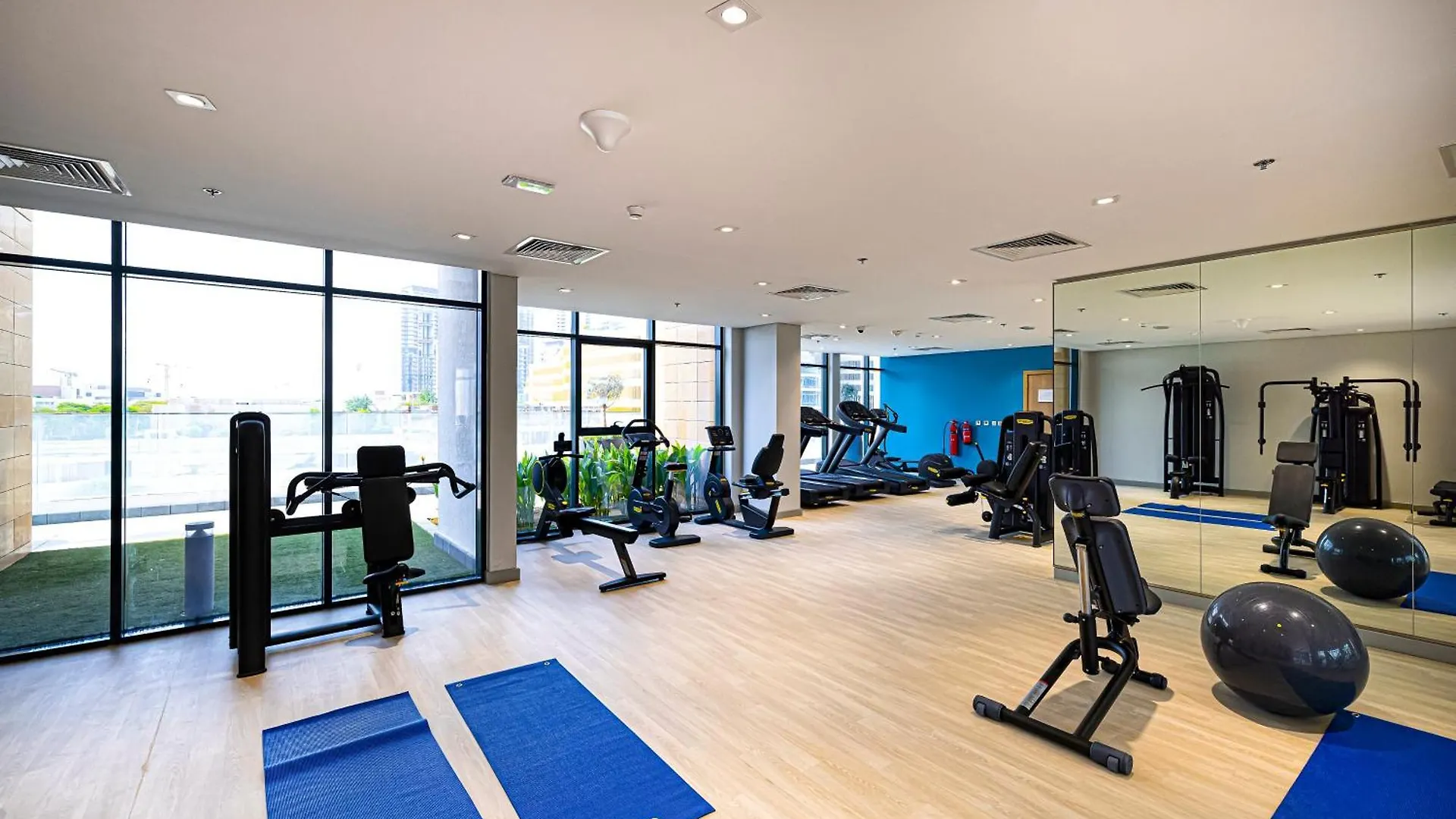 Brand New Studio In Azizi Riviera 迪拜